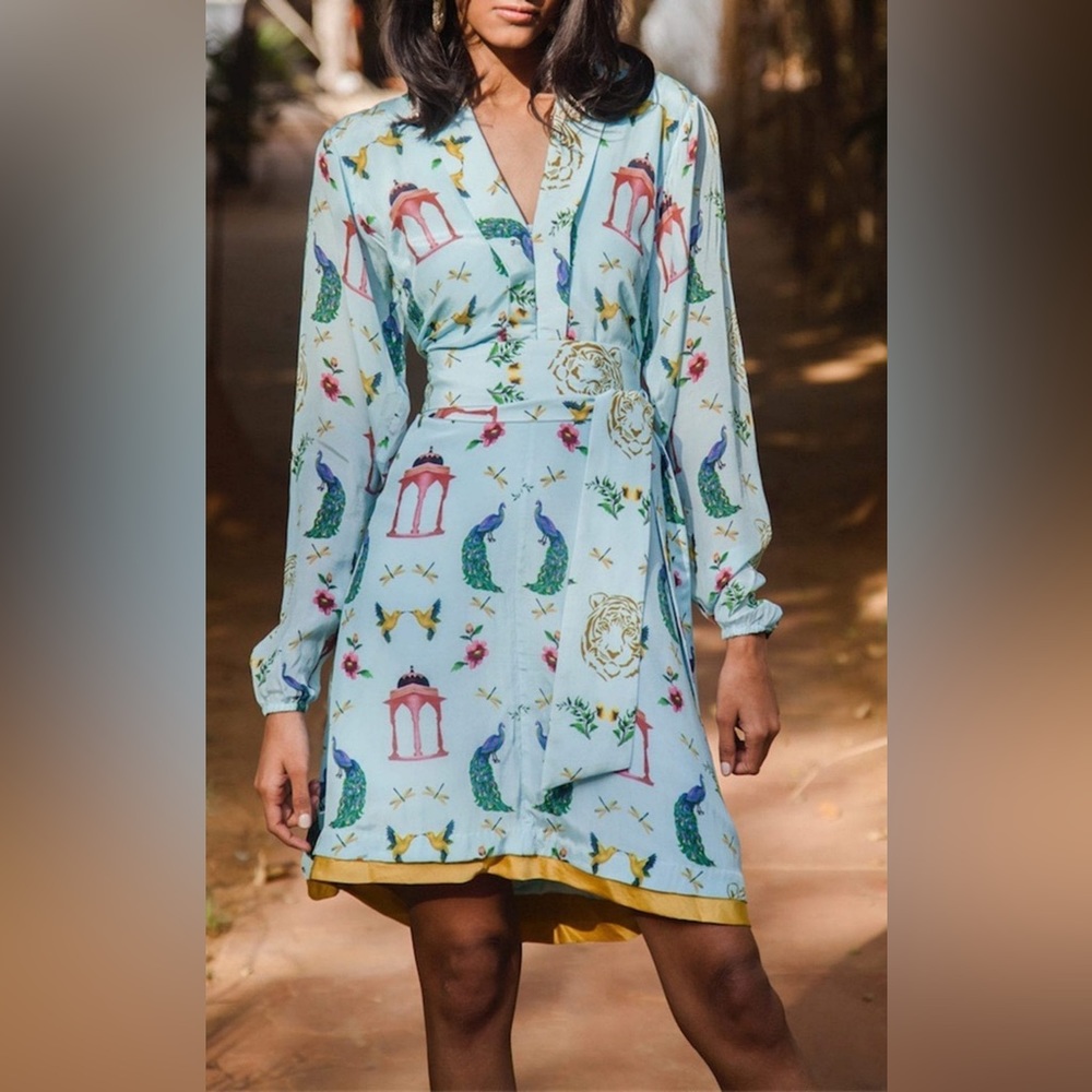 Verandah Resort Tropical Wrap Tie Mini Dress in Blue Porcelain size X-Small NWT - Picture 3 of 8